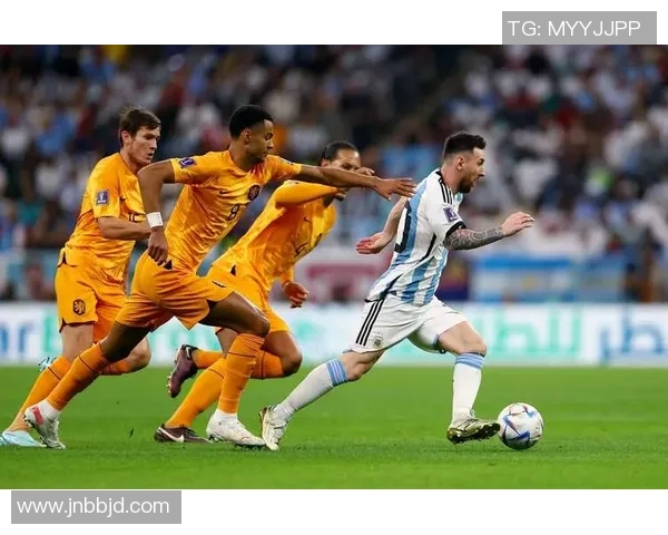 国外足球明星训练时的精彩瞬间与独特风采展示